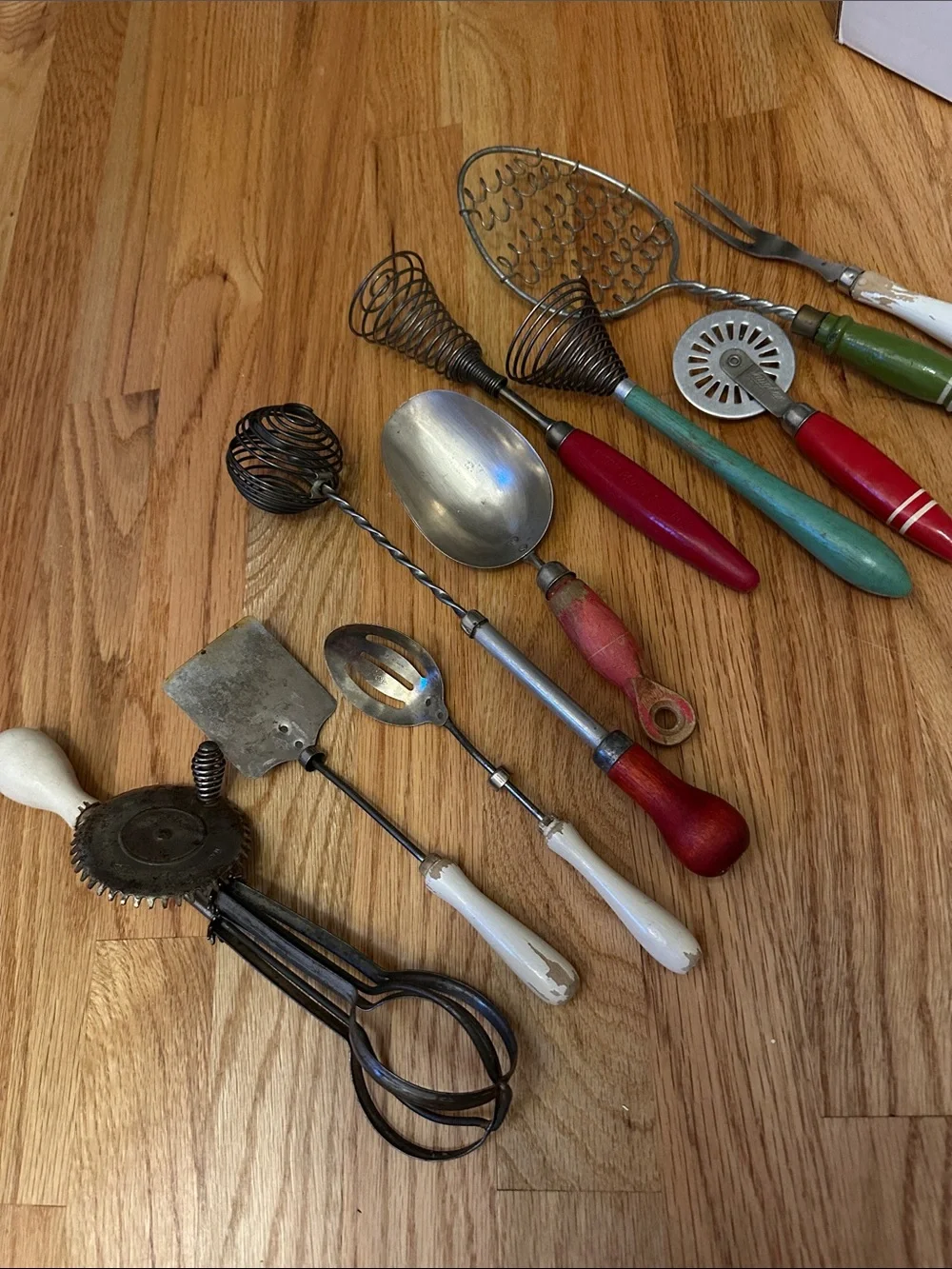 10 vintage antique kitchen cooking utensils serving spoons spatulas pie mixer